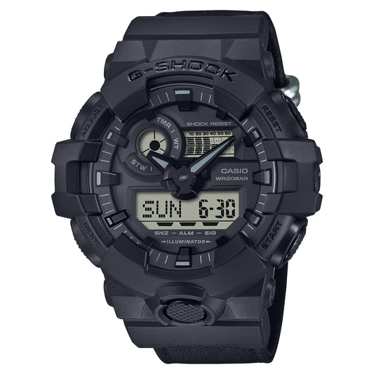Casio GA-700BCE-1AER watch for man with a black dial and resin strap.